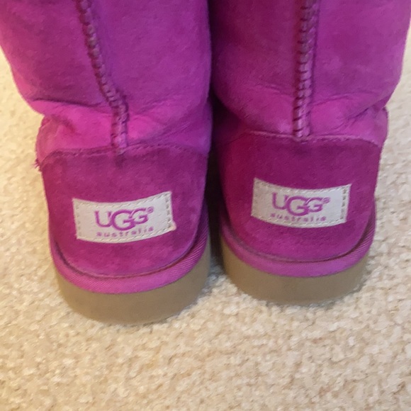 Magenta UGG boots - Picture 3 of 6